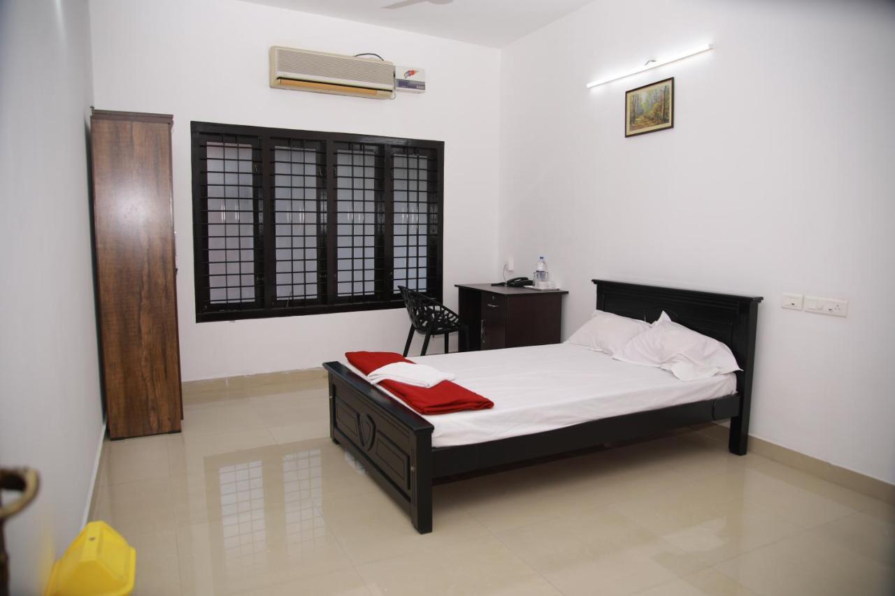 होटल Meghna Residency 3*