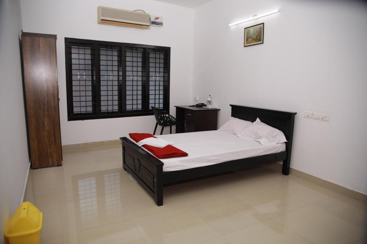 होटल Meghna Residency 3*