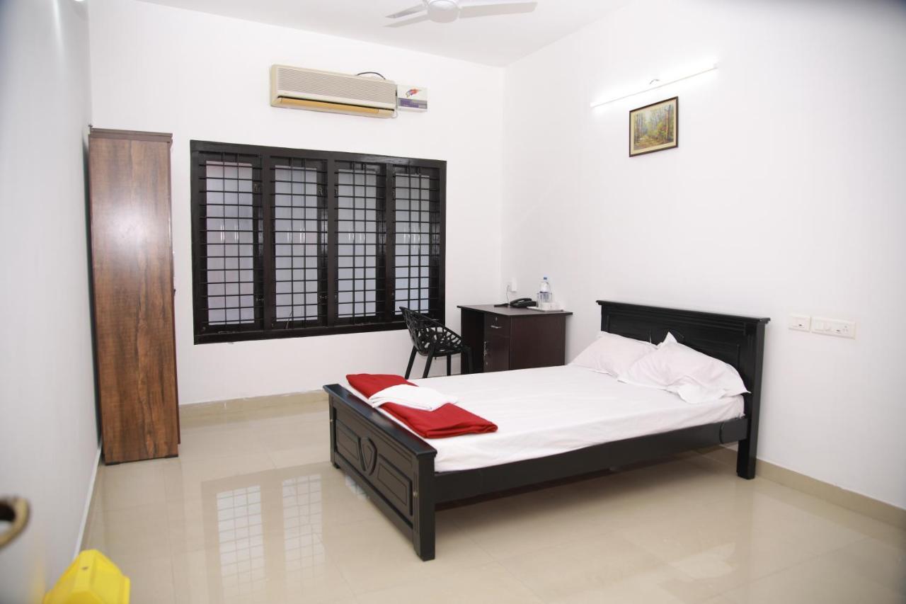 होटल Meghna Residency 3*