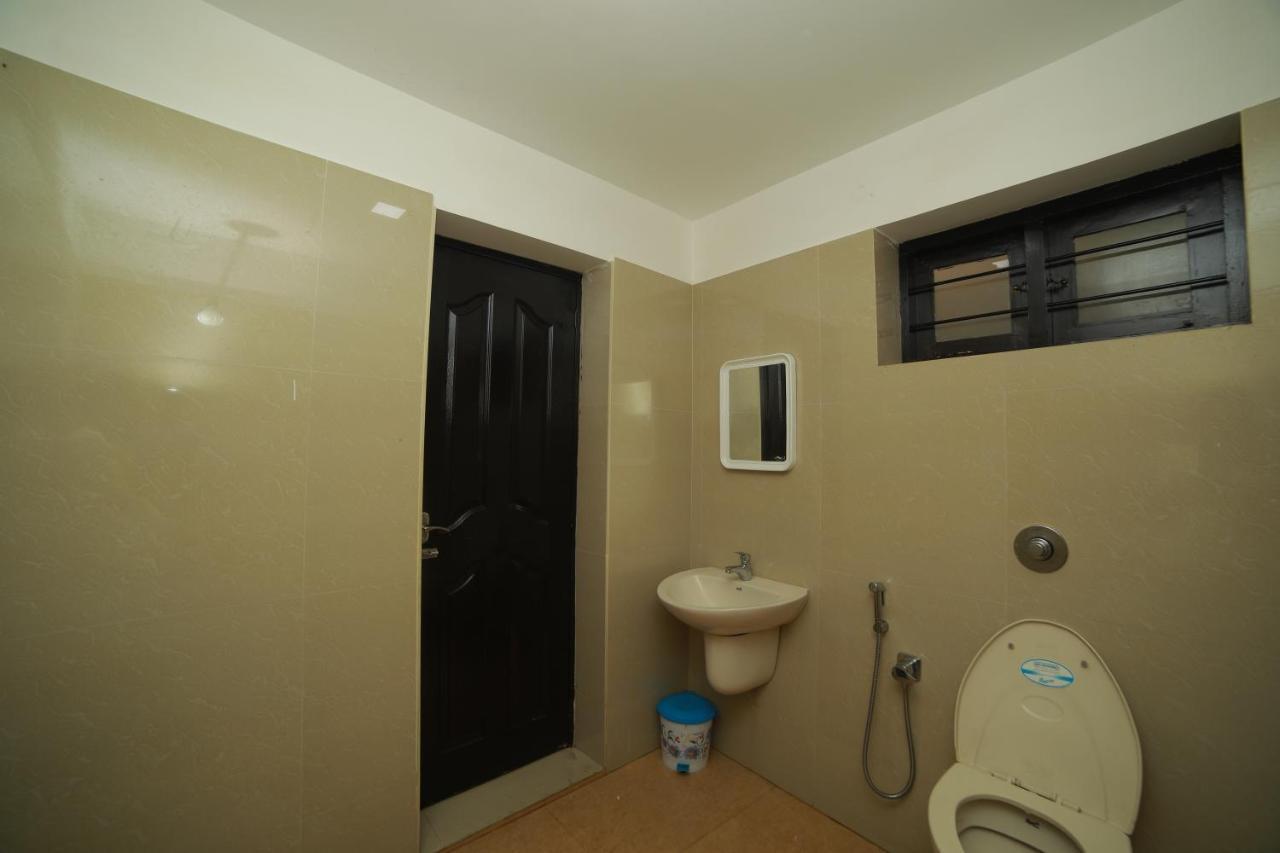 होटल Meghna Residency Thiruvananthapuram