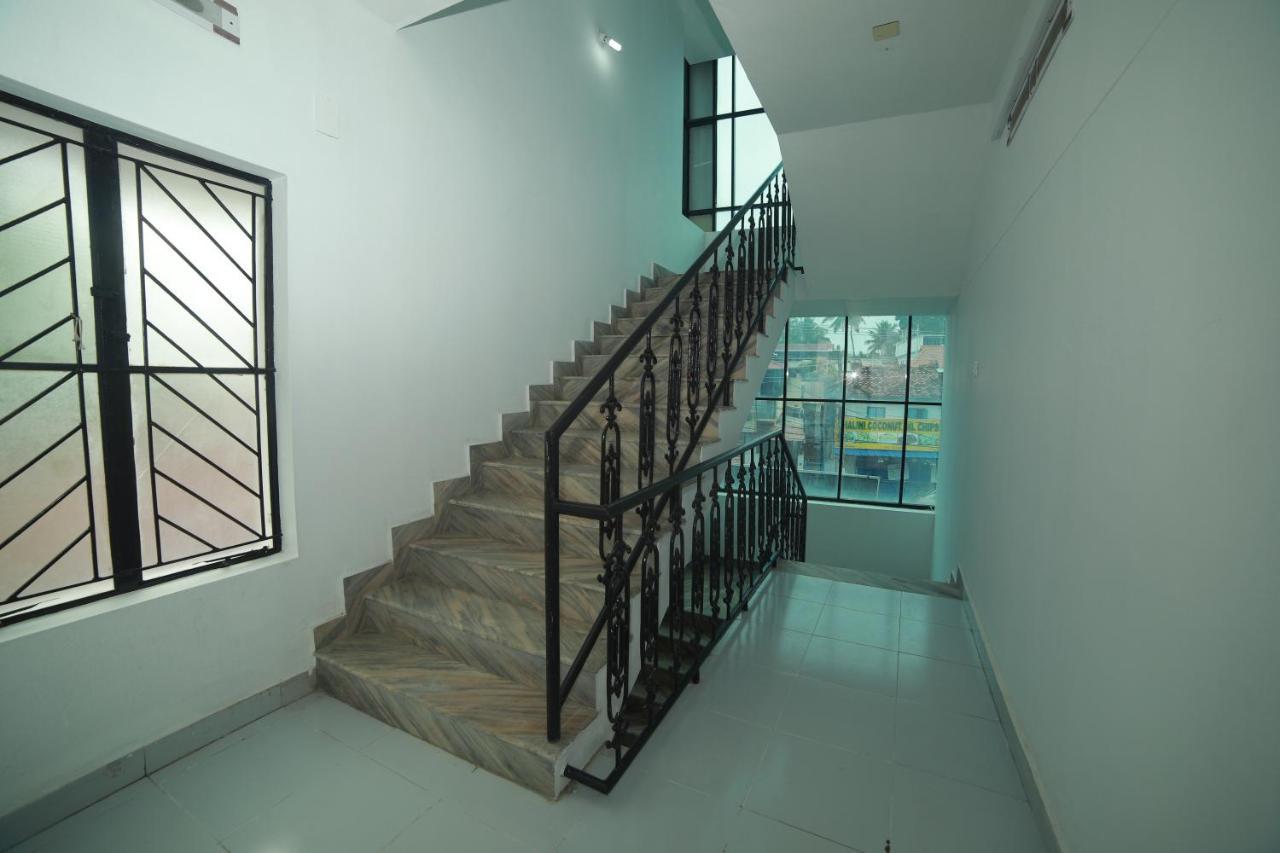 होटल Meghna Residency Thiruvananthapuram