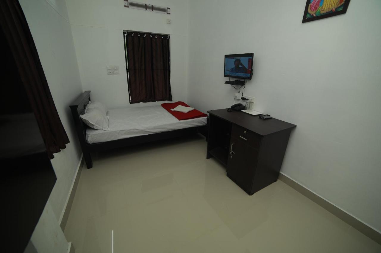 Meghna Residency होटल